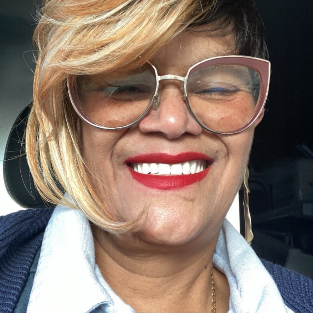 Meet your Posher, Monique